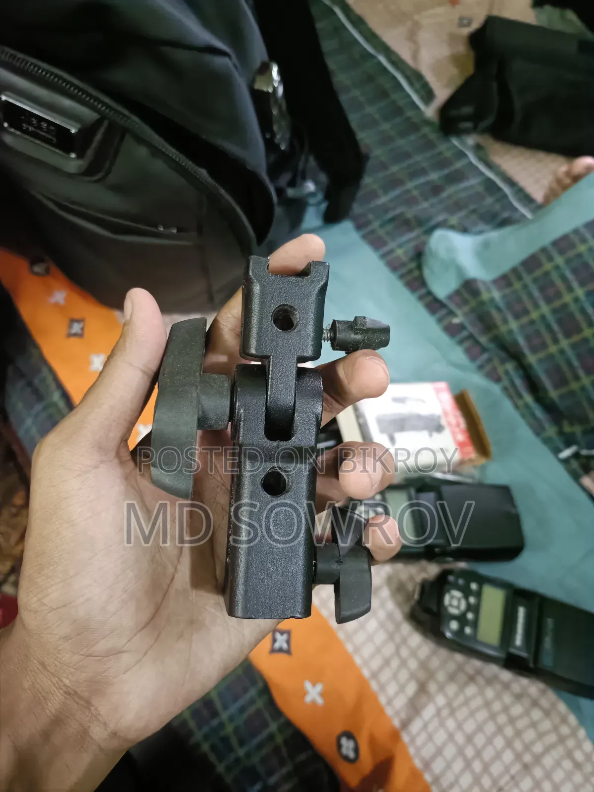 ইয়ংনুও ওয়াইন৫৬০ আইভি
২ টি ফ্ল্যাশ লাইট এবং ১ টি সফট বক্স