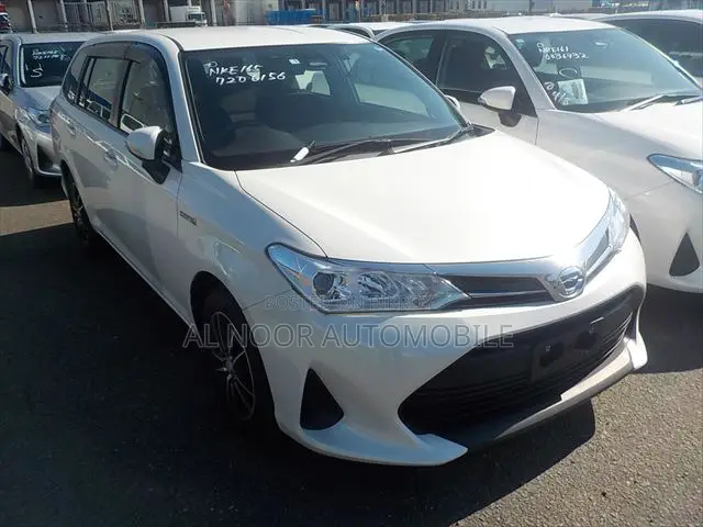 Toyota Corolla Fielder 2021 White