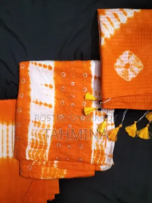 আনস্টিচ সিকোয়েন্স কাজের বাটিক থ্রি পিচ