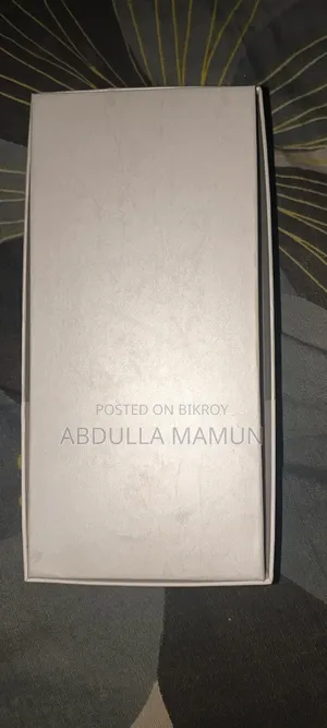নতুন টেকনো স্পার্ক ৪০ প্রো+ ২৫৬ জিবি নীল