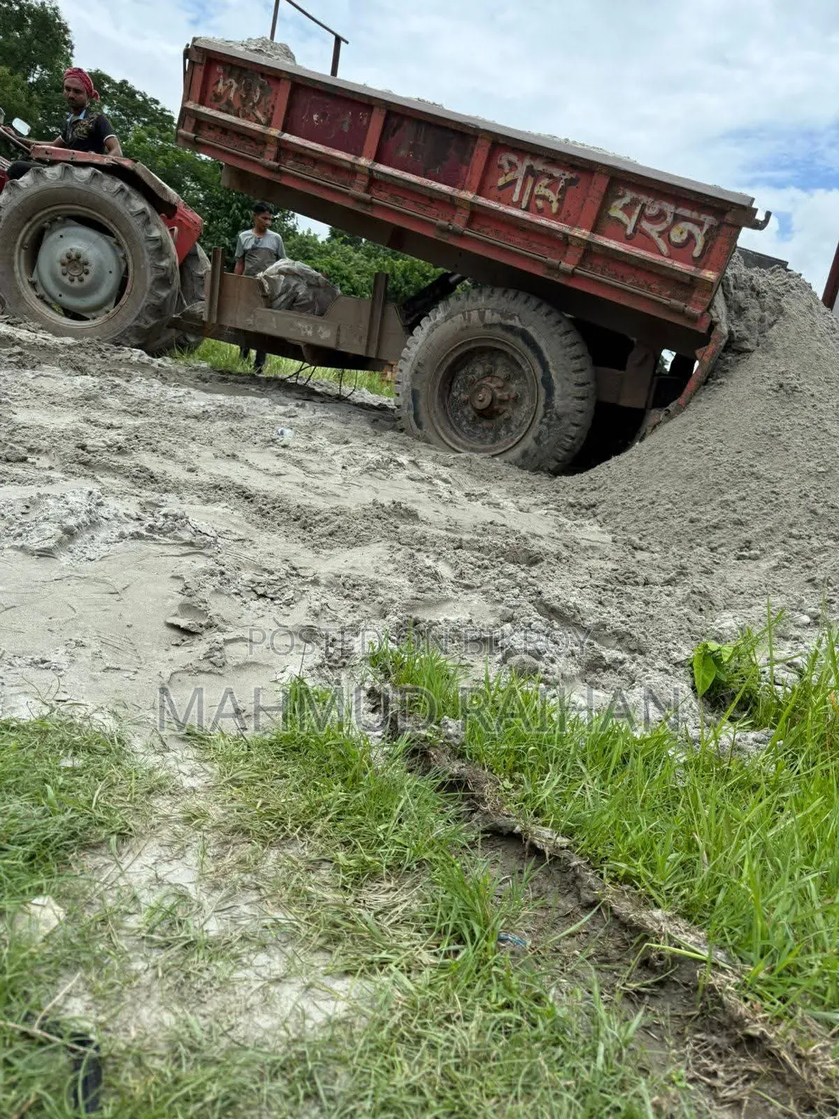 রেডি এবং চলমান প্লট ঢাকা-মাওয়া একদম মেইন রোডের সাথেই।