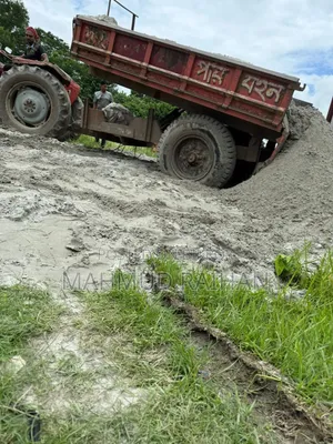 রেডি এবং চলমান প্লট ঢাকা-মাওয়া একদম মেইন রোডের সাথেই।