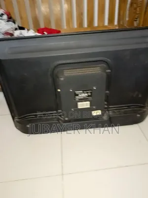 সিঙ্গার স্মার্ট টিভি ৩২ ইঞ্চি ডিসপ্লে এটি নষ্ট শুধু মাদারবোর্ড ভালো আছে