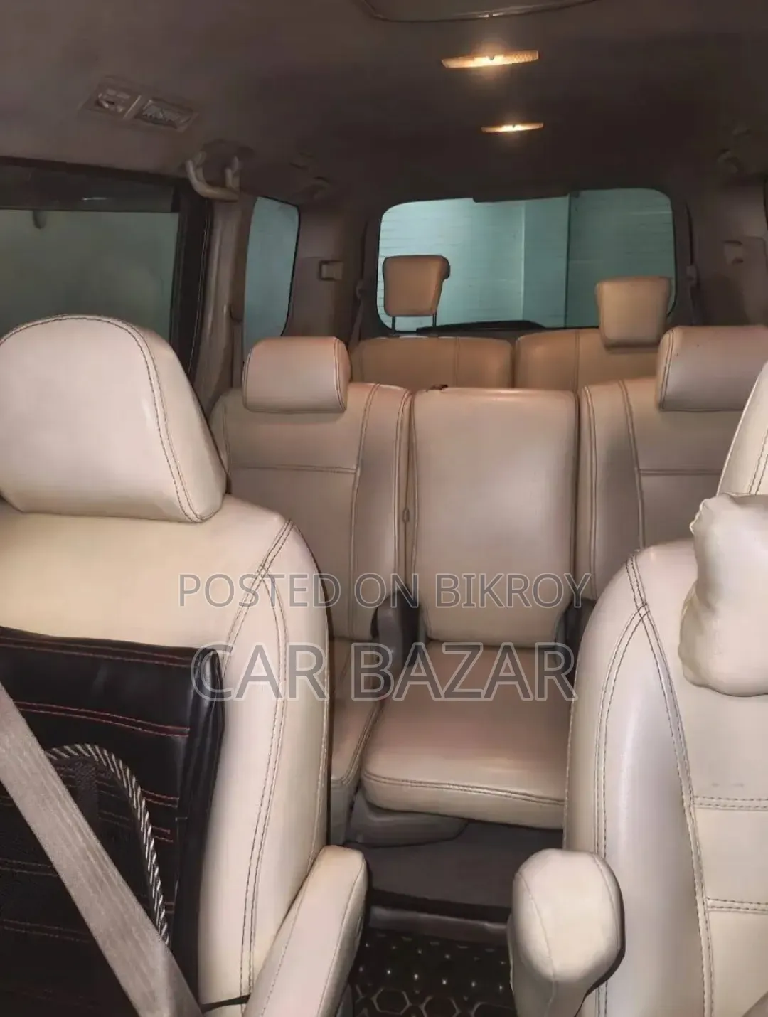 Toyota Noah 2.0 143hp FWD (8 Seater) 2009 White