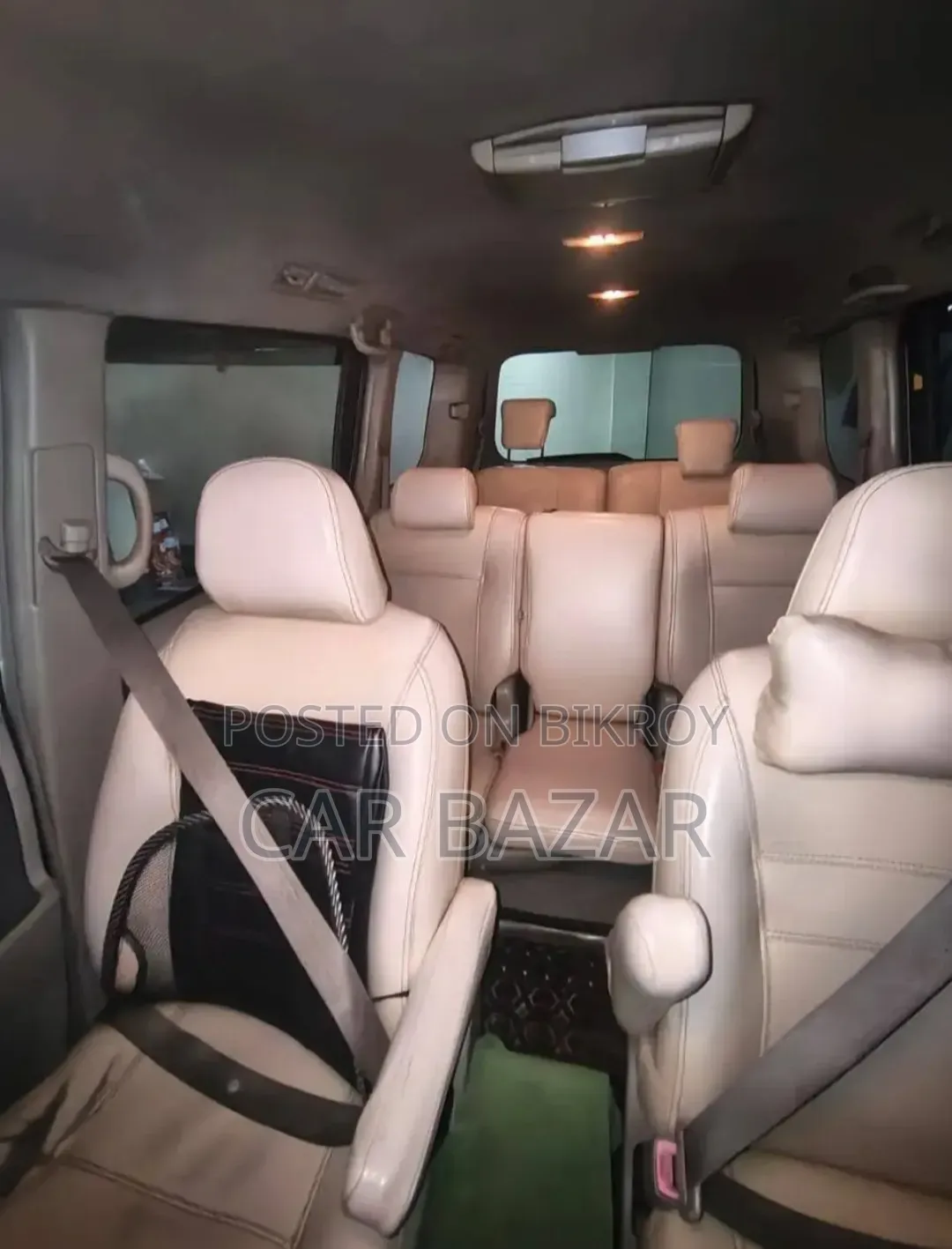 Toyota Noah 2.0 143hp FWD (8 Seater) 2009 White