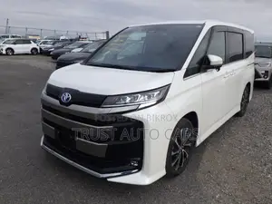 Toyota Noah 2023 White
