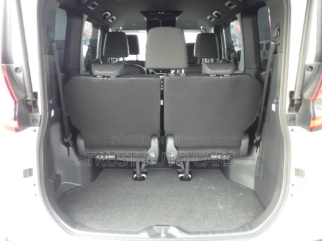 Toyota Noah 2023 White