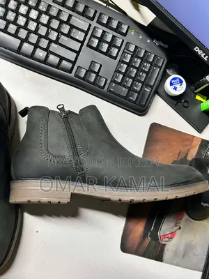 ১০০% জেনুইন লেদার Chelsea Boots | প্রায় নতুন | মাত্র ২-৩ বার