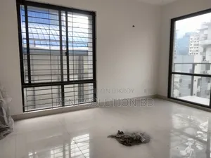 Brand New 2600 SFT 4 Bedroom Office in Banani.