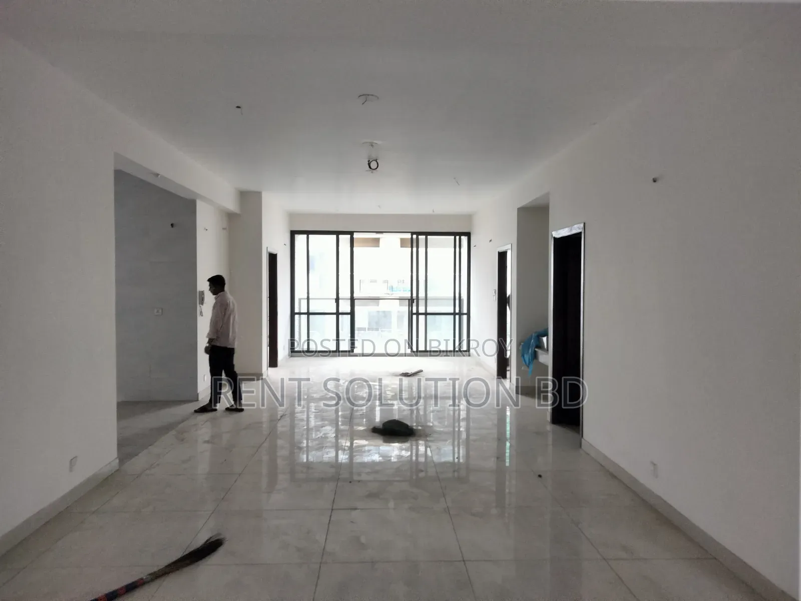 Brand New 2600 SFT 4 Bedroom Office in Banani.