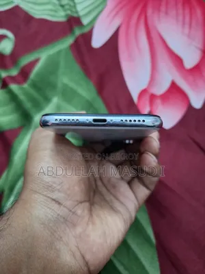 অ্যাপল আইফোন এক্স ৬৪ জিবি হোয়াইট