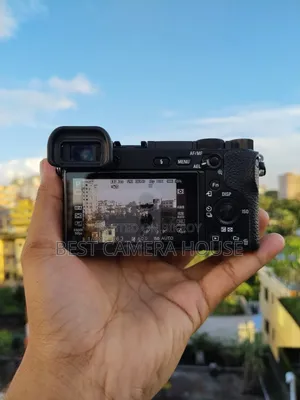 Sony 6300 + Sony 16-55mm Kit Lens