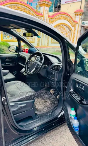 Toyota Noah 2.0 FWD (8 Seater) 2019 Black