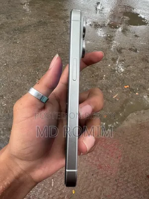অ্যাপল আইফোন ১৫ প্রো ১২৮ জিবি হোয়াইট