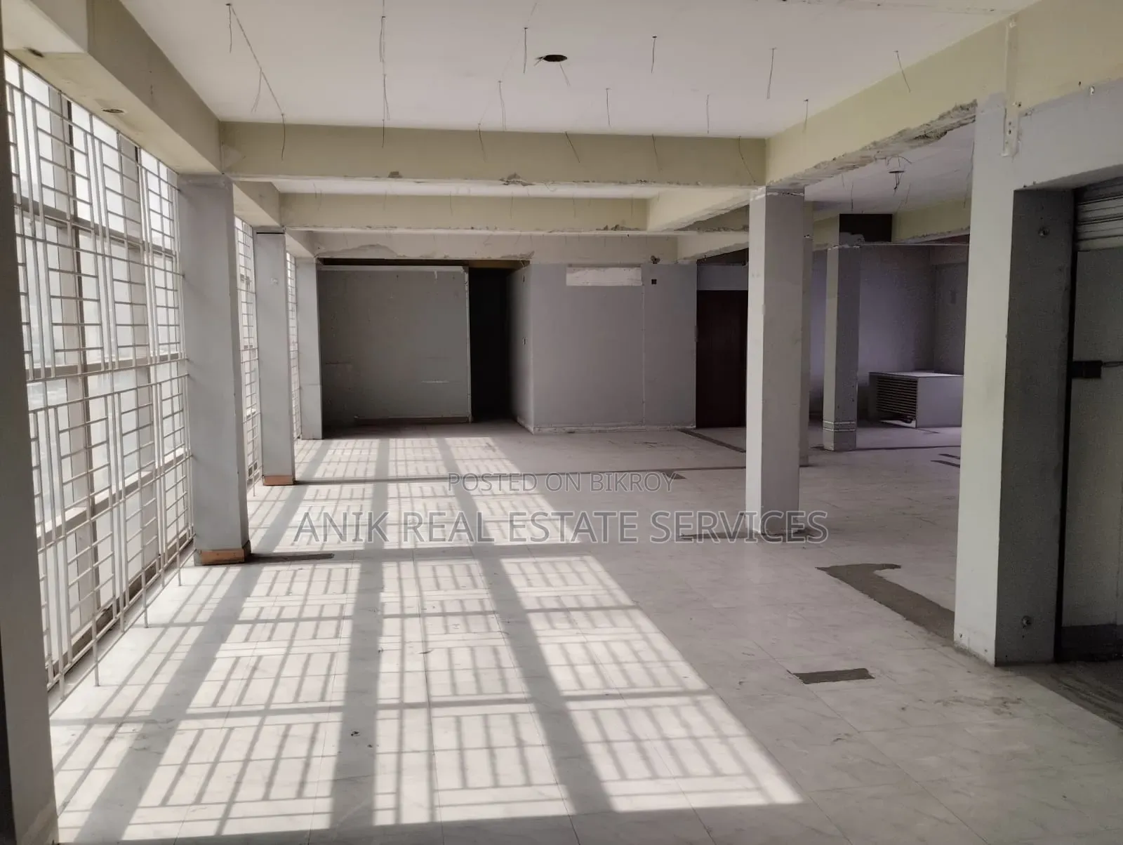 Commercial 2350 SFT Office Space Rent for Uttara