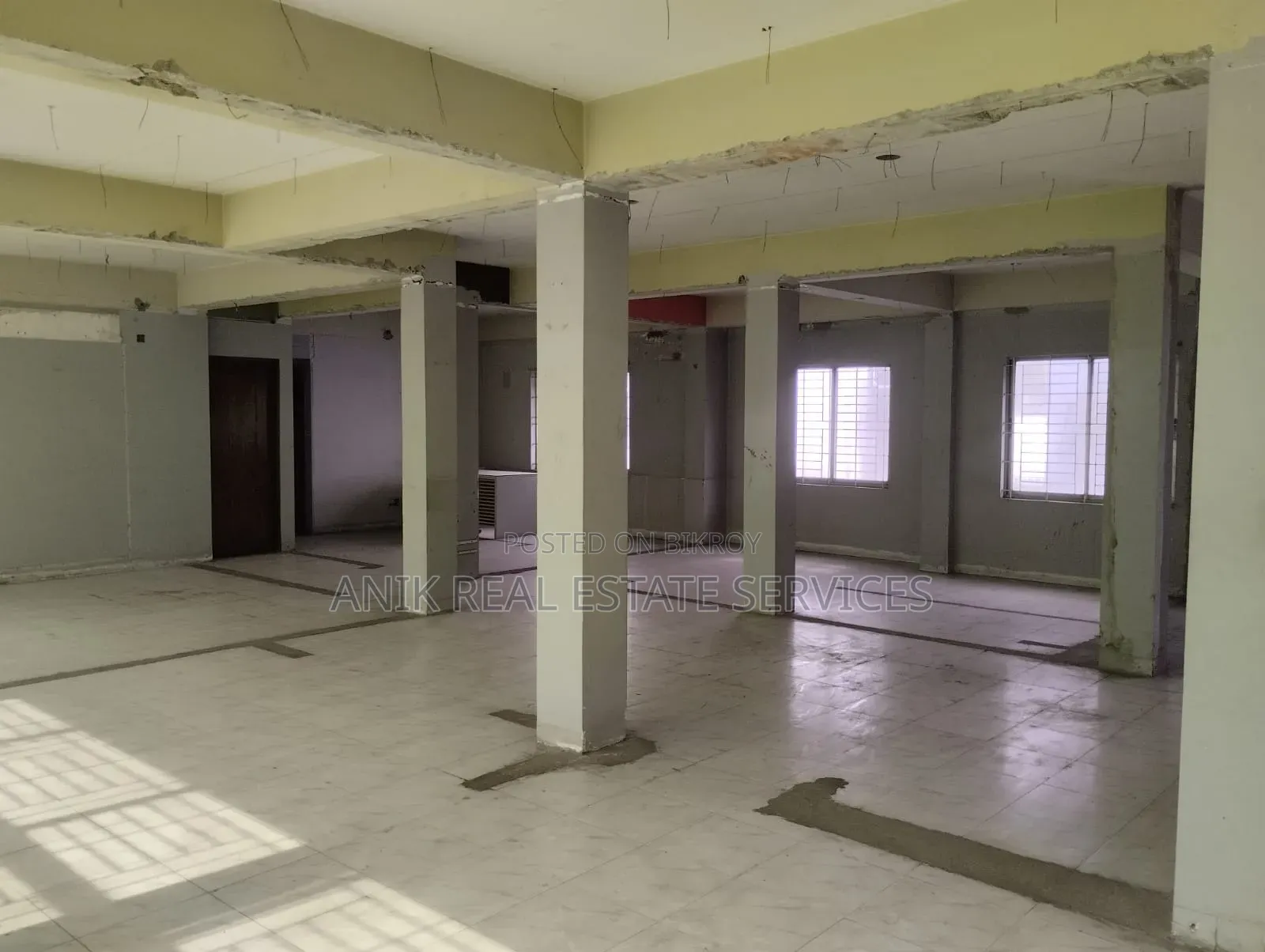 Commercial 2350 SFT Office Space Rent for Uttara