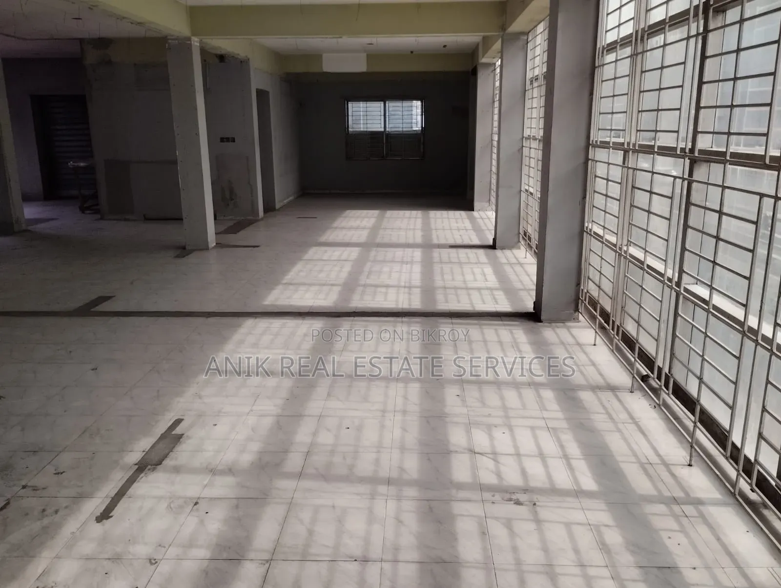 Commercial 2350 SFT Office Space Rent for Uttara