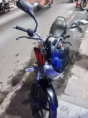 বাজাজ ডিসকভার ১২৫ ২০১২ ব্ল্যাক