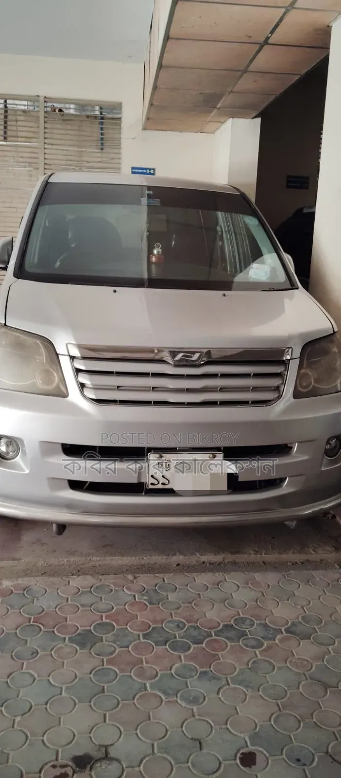 Toyota Noah 2002 Silver