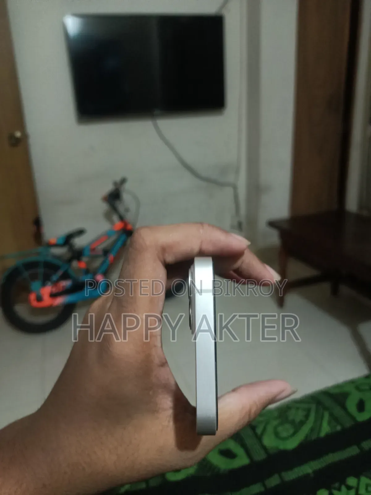 অ্যাপল আইফোন ১৩ ১২৮ জিবি হোয়াইট