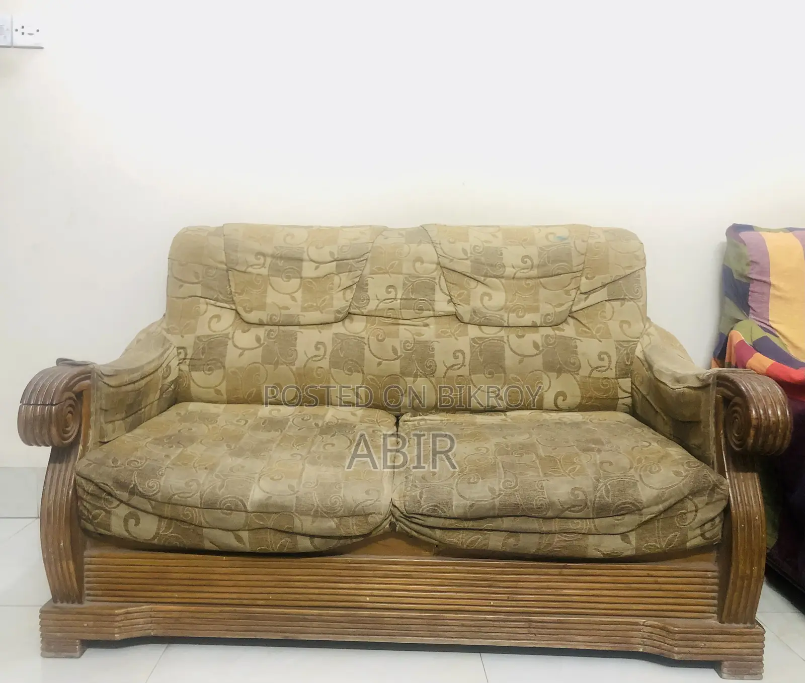 Shegun Wood 3 Pis Sofa