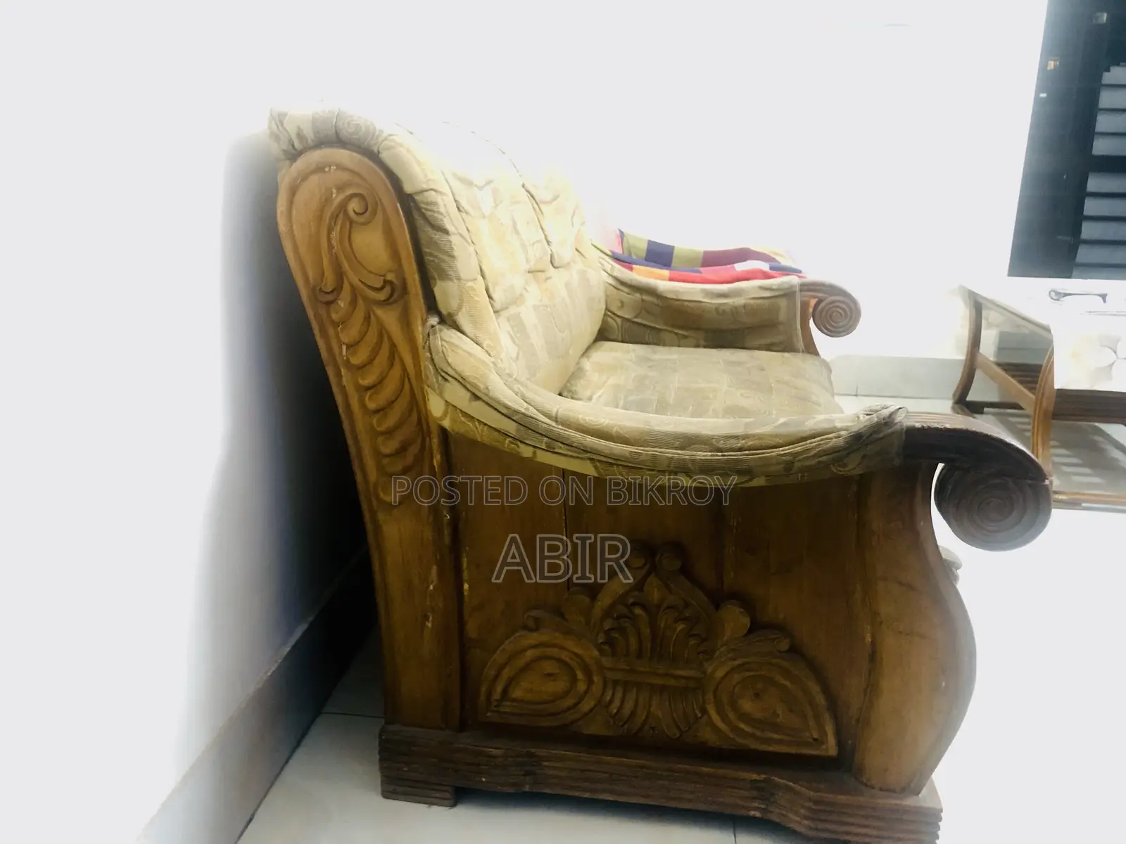 Shegun Wood 3 Pis Sofa