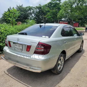 টয়োটা প্রিমিও ২০০৪ সিলভার