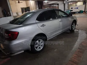 টয়োটা প্রিমিও ২০০৪ সিলভার