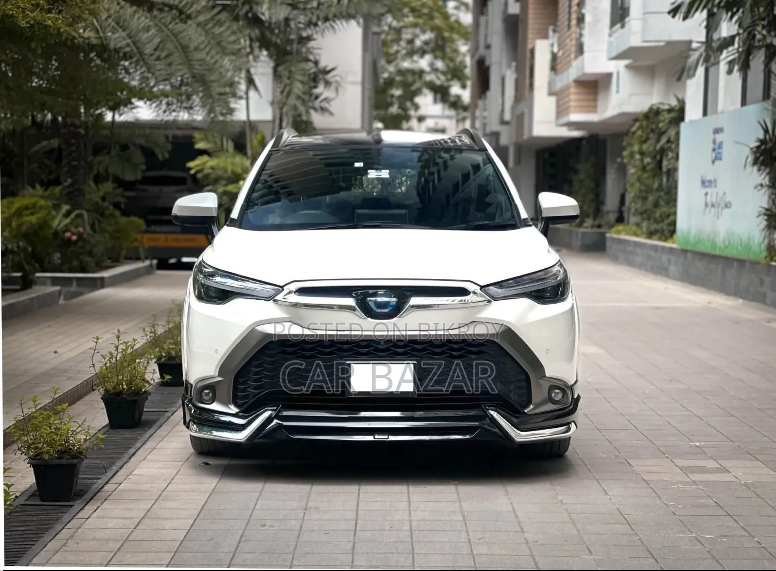 Toyota Corolla Cross 1.8 Hybrid Front Wheel Drive 2022 White