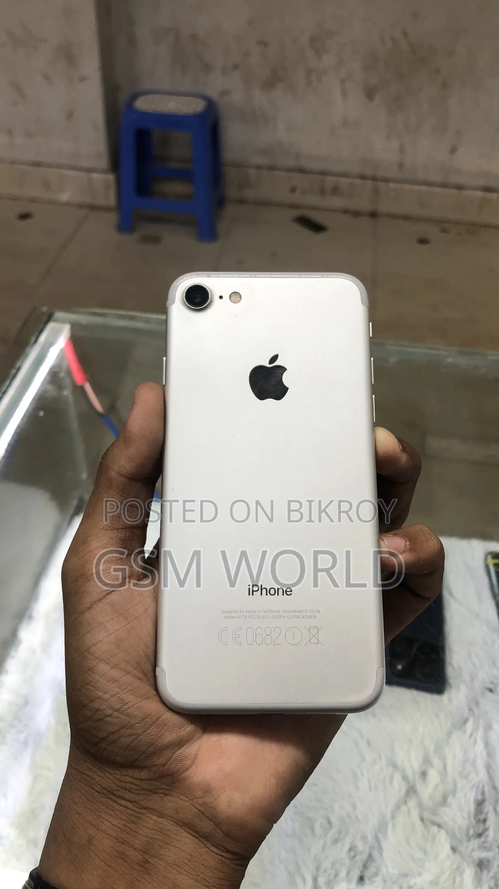 অ্যাপল আইফোন ৭ ৩২ জিবি লাল