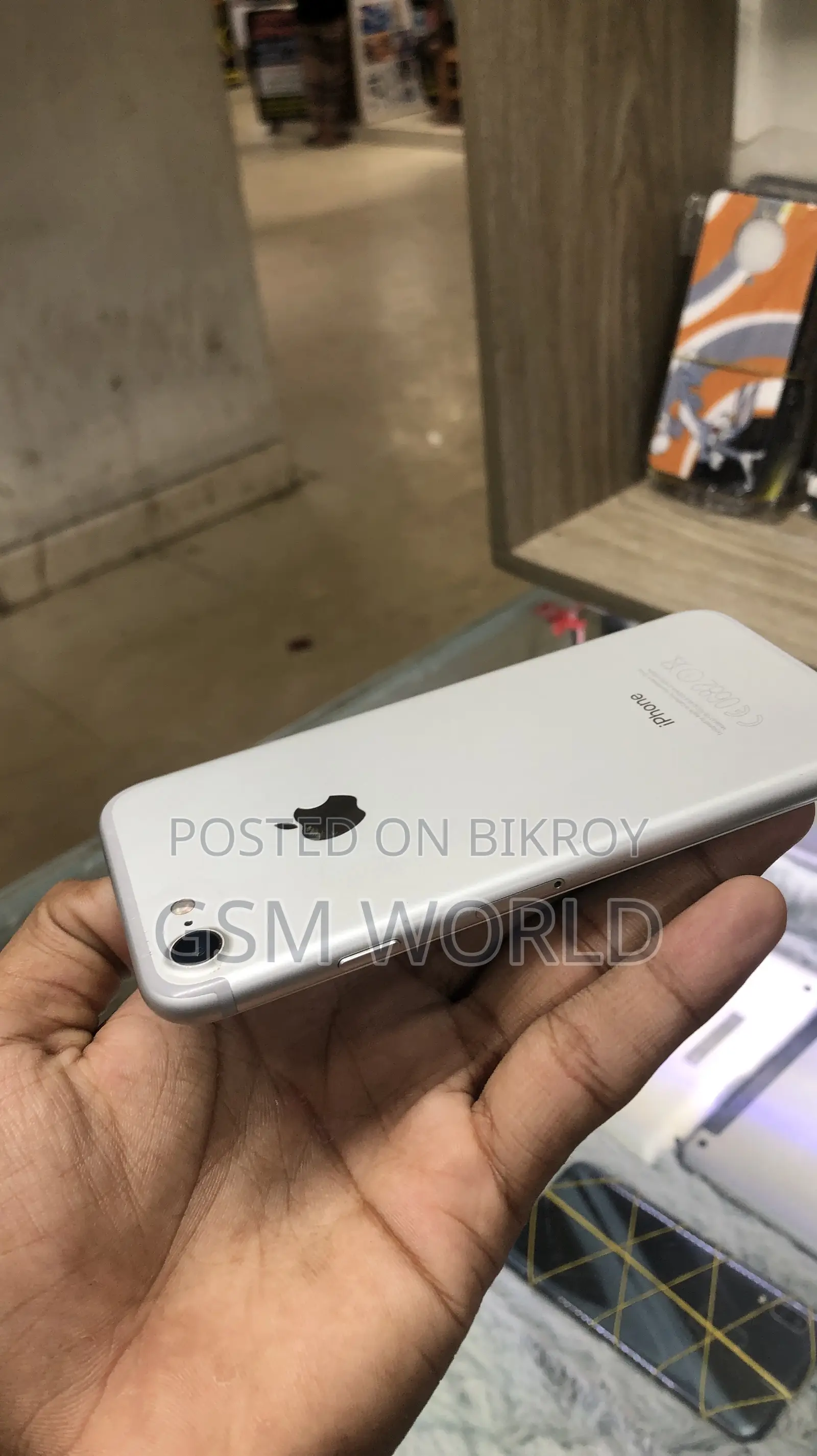 অ্যাপল আইফোন ৭ ৩২ জিবি লাল
