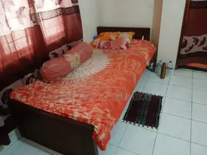 ৩×৬ ফুট কাঠের খাট বিক্রি