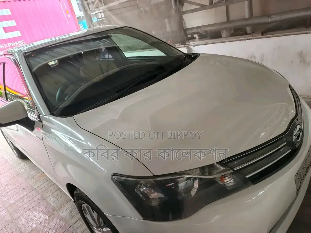Toyota Axio 2013 White
