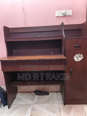 পড়ার টেবিল বিক্রয়ের জন্য