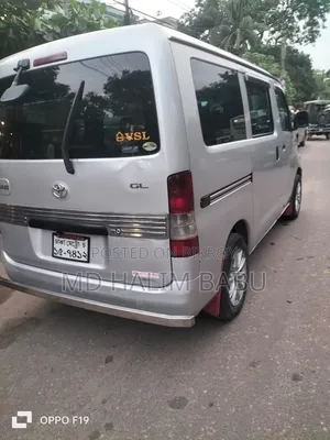 টয়োটা নোয়া ২০১০ সিলভার