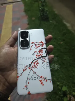 iQOO 256 GB White