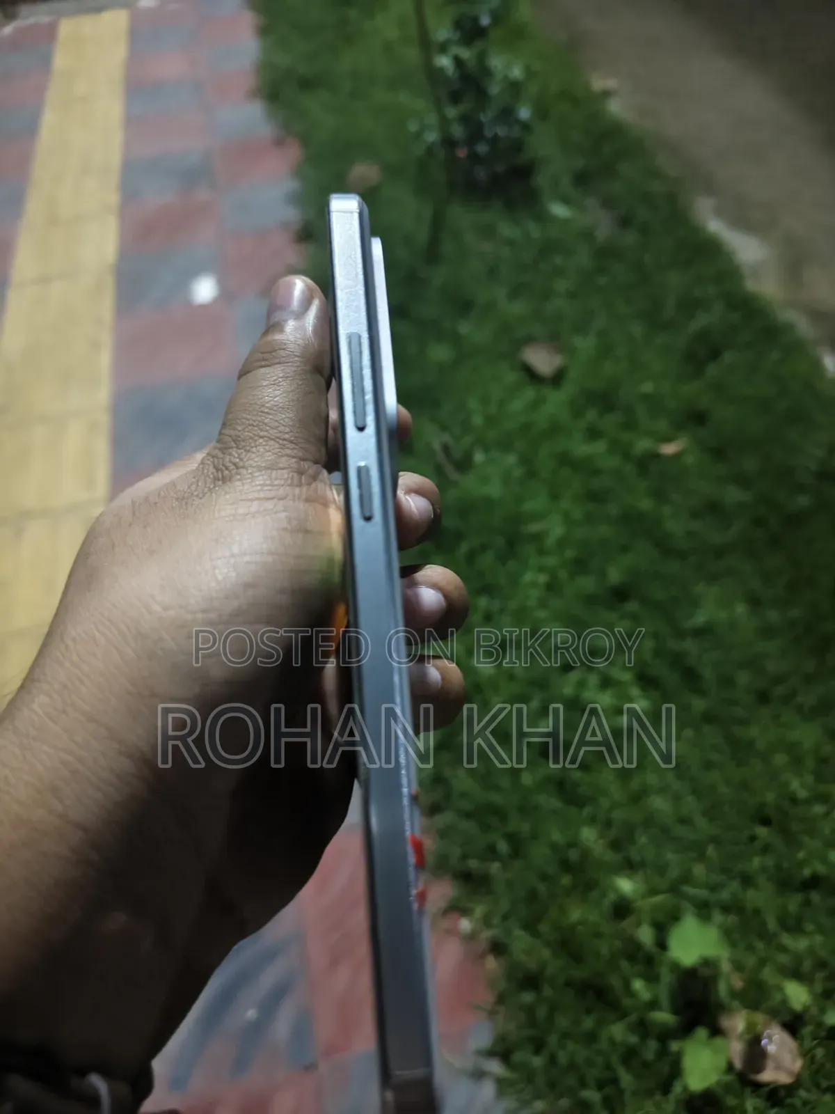iQOO 256 GB White