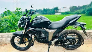 সুজুকি জিক্সার মনোটোন ২০২৪ কালো