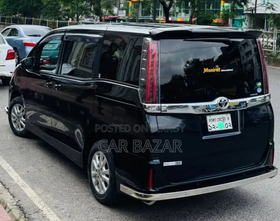 Toyota Noah 2.0 FWD (8 Seater) 2019 Black