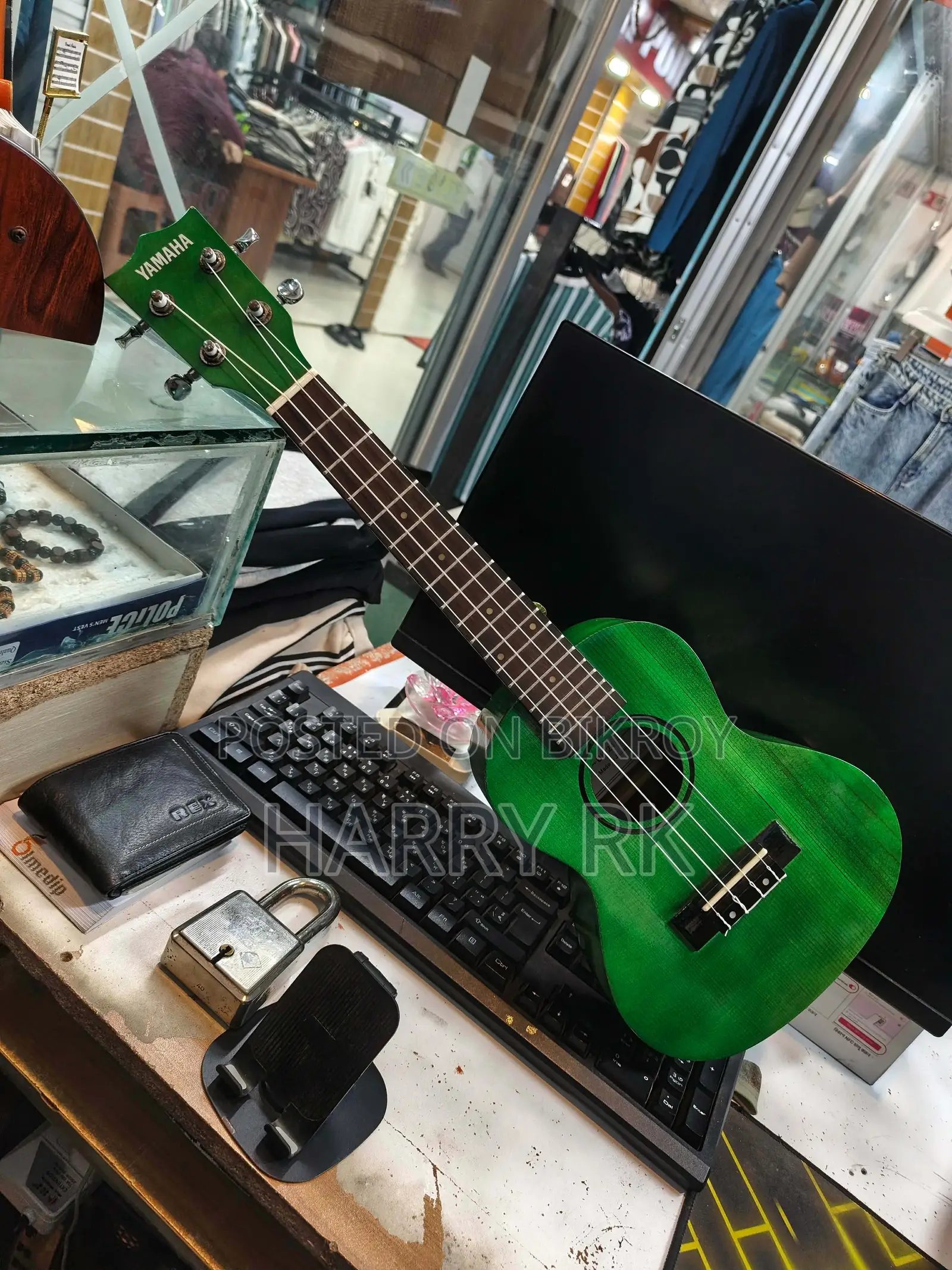 Yamaha 24 Inch Concert Ukulele Musical Instrument