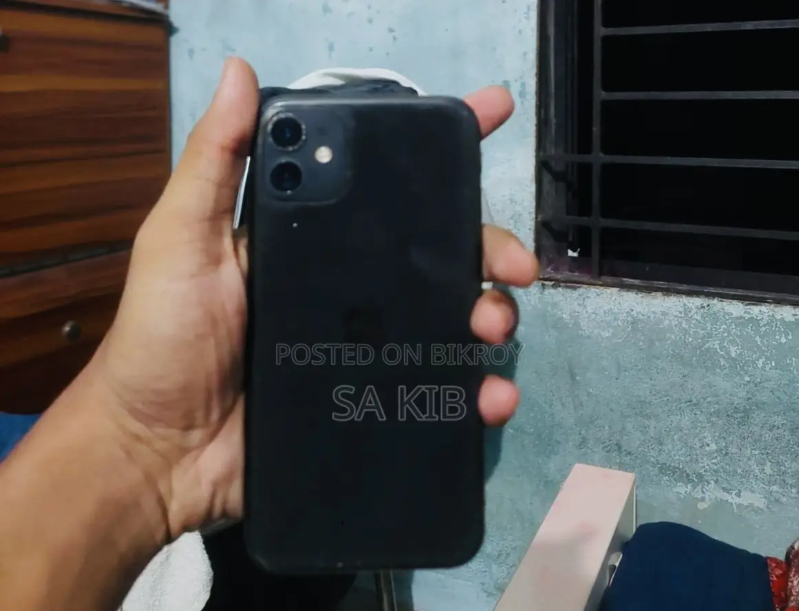 অ্যাপল আইফোন ১১ ৬৪ জিবি কালো