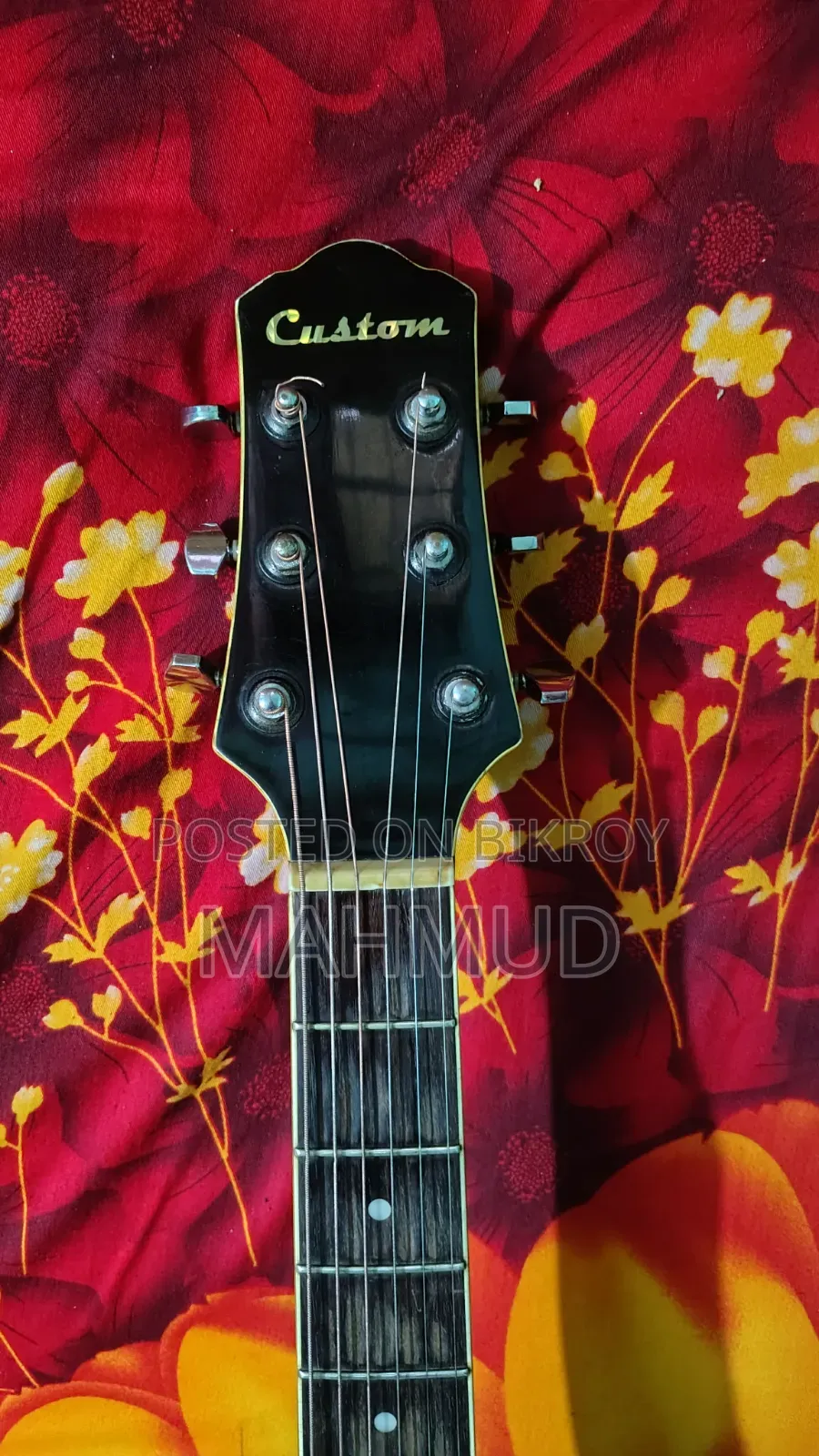 কাস্টম গিটার