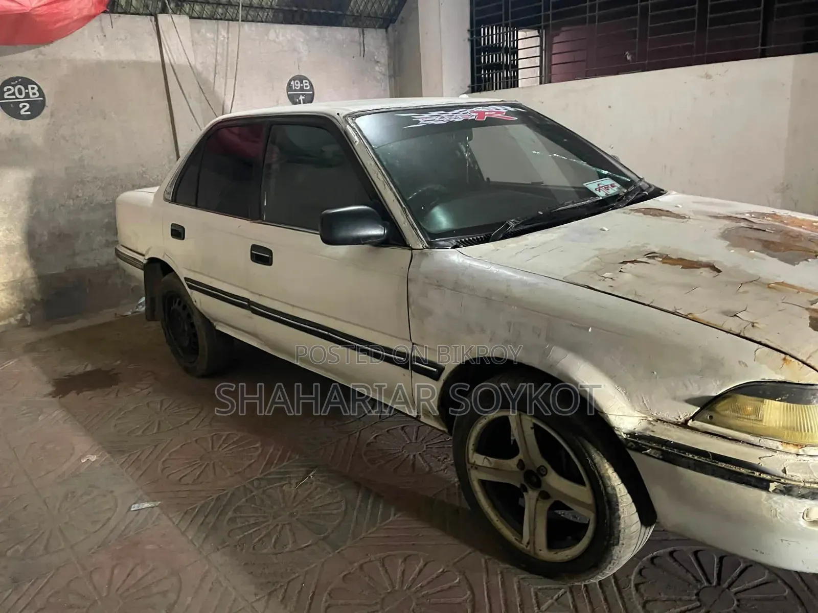 Toyota Corolla 1998 White