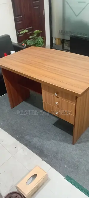এক্সিকিউটিভ অফিস টেবিল