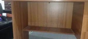 এক্সিকিউটিভ অফিস টেবিল