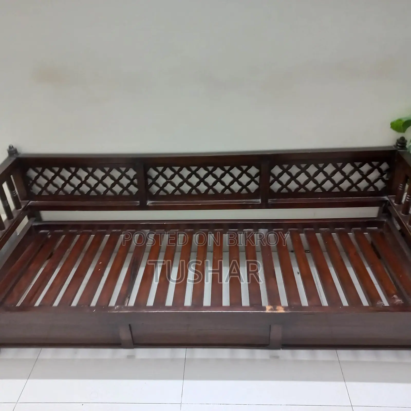 Segun Kathar Used Sofa With Table Sale