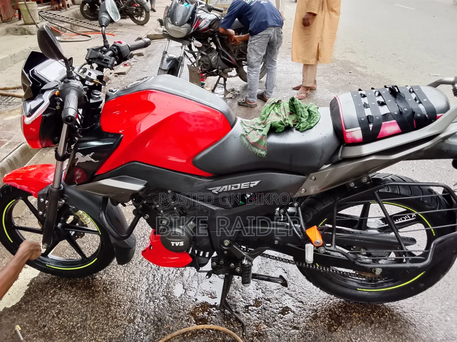 TVS Raider 125 2022 Red