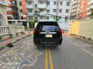 টয়োটা ল্যান্ড ক্রুজার প্রাডো ২.৭ VVT-i ২০১৬ কালো