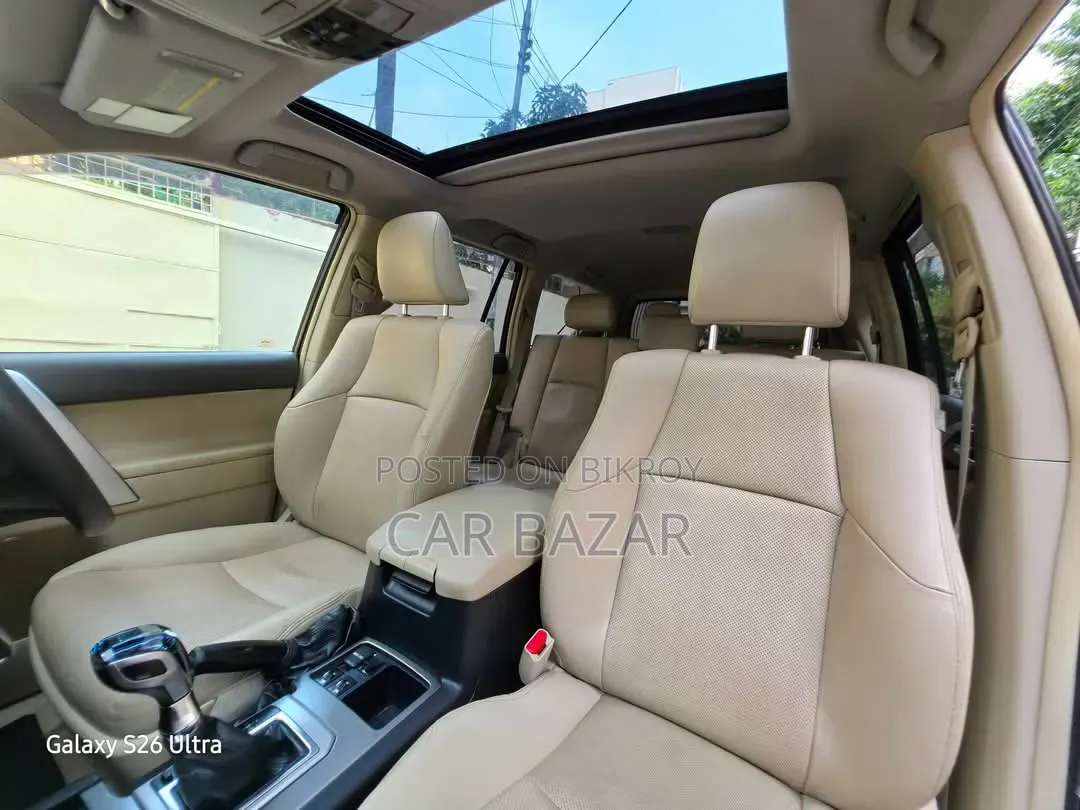 টয়োটা ল্যান্ড ক্রুজার প্রাডো ২.৭ VVT-i ২০১৬ কালো