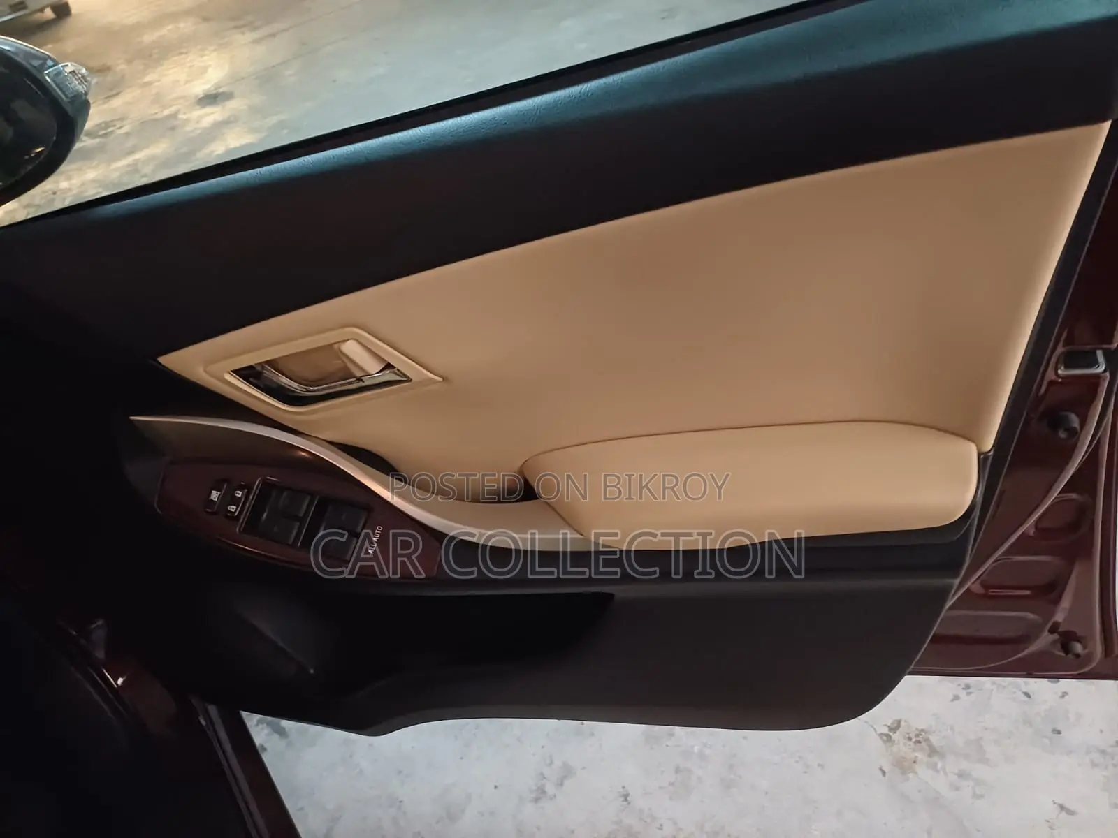 Toyota Premio 2018 Red